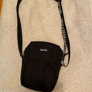 Supreme shoulder bag- black